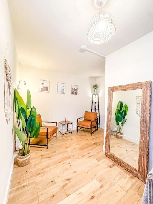 Oasis Split Level Flat In Zone 1 * Londra